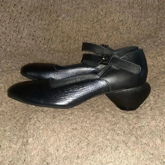 EUREKA-FILIPE SOUSA-Portugal-Black Leather Mary Janes-Funky Heels-Sz 7-NWOB - Picture 2 of 7